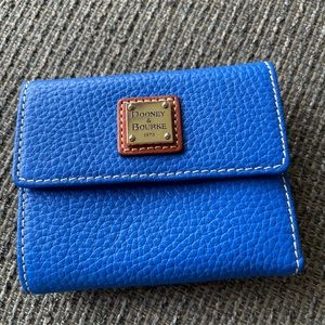 Dooney & bourke pebble wallet Blue